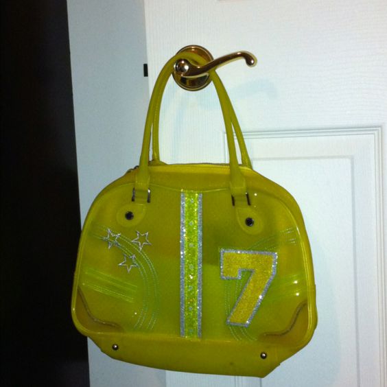 bag with red 0